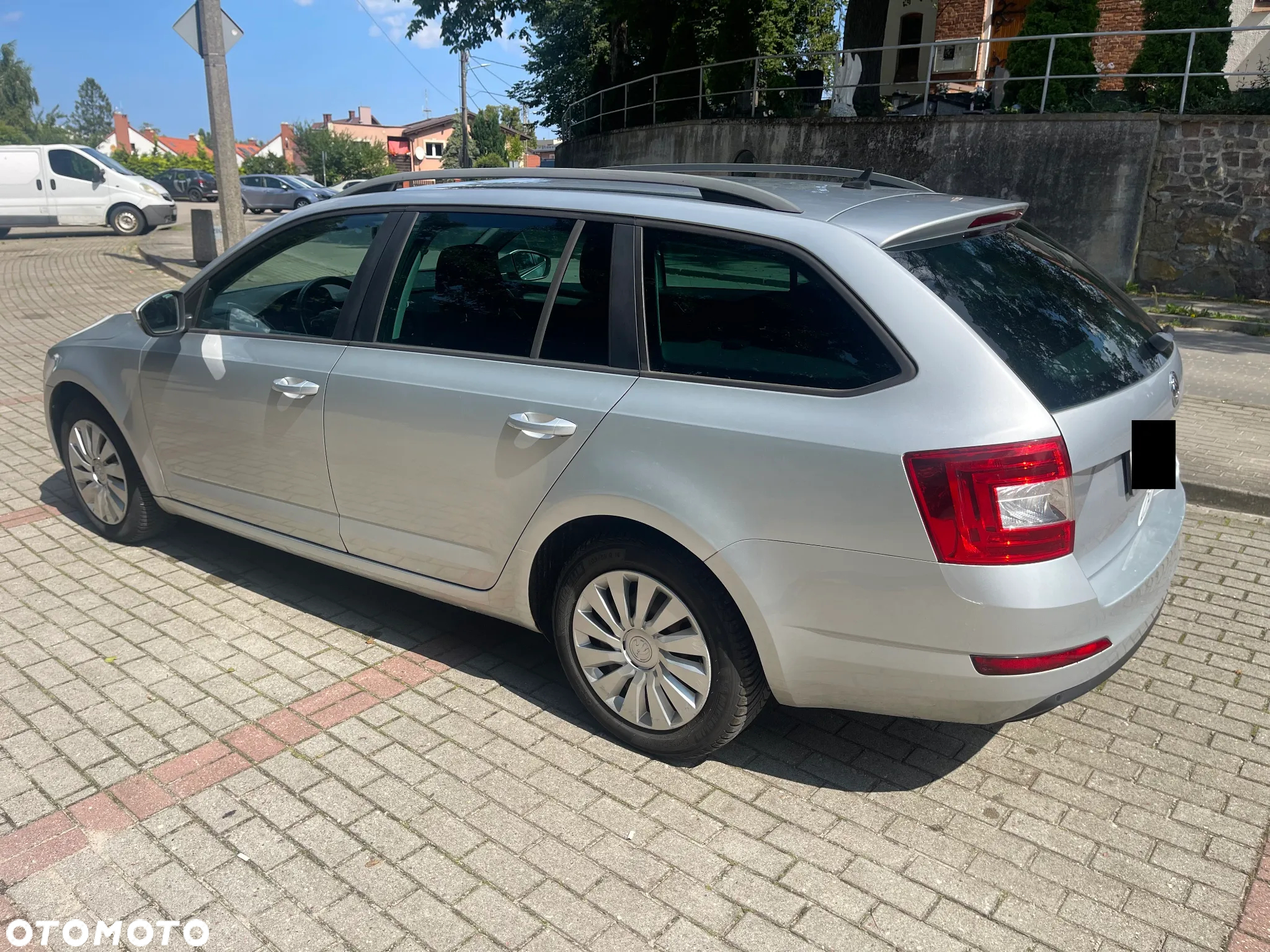 Skoda Octavia 1.6 TDI Ambition DSG - 8
