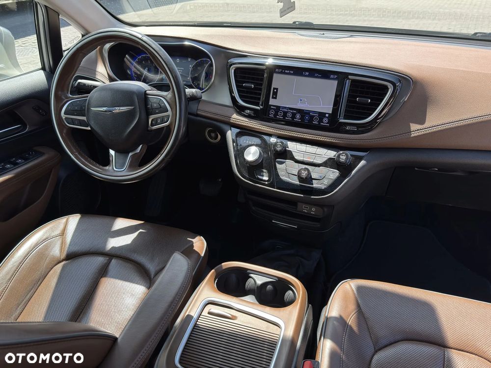 Chrysler Pacifica - 11