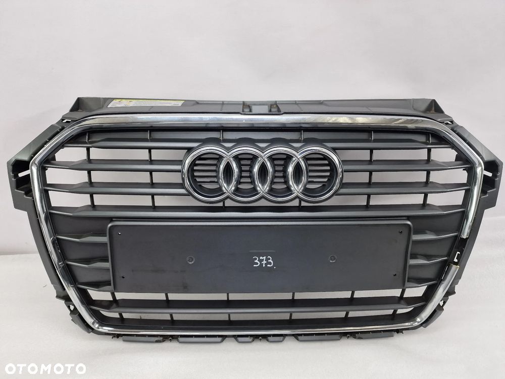 AUDI A1 8XA 14- ATRAPA / GRILL PRZEDNI PRZÓD , NR 8XA853651C / 8XA853651B , NR AUKCJI GL373 - 1