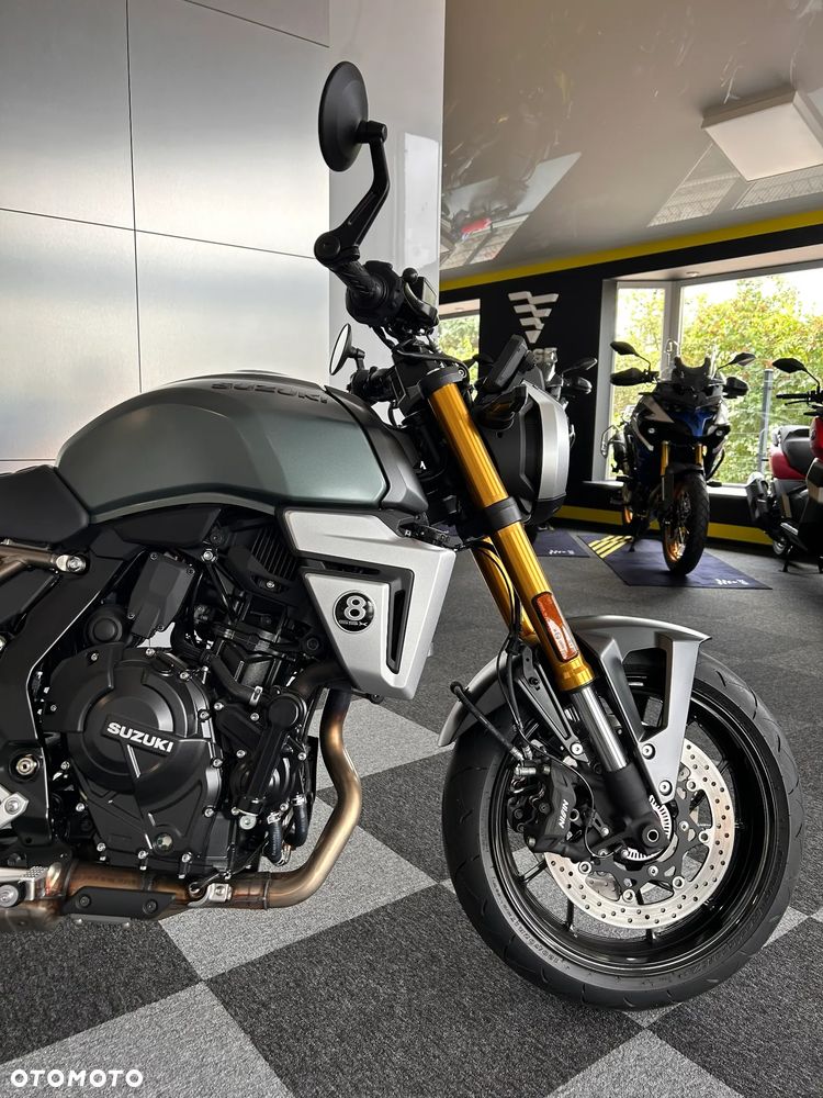 Suzuki GSX - 13