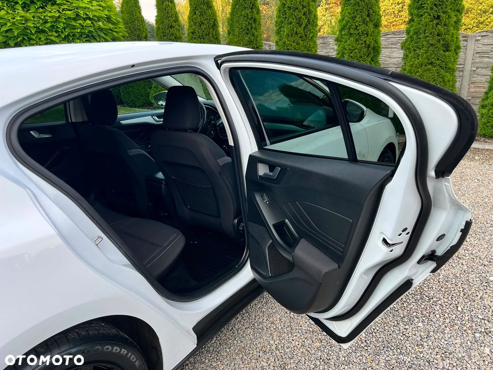 Ford Focus 1.5 EcoBlue Start-Stopp-System COOL&CONNECT - 27
