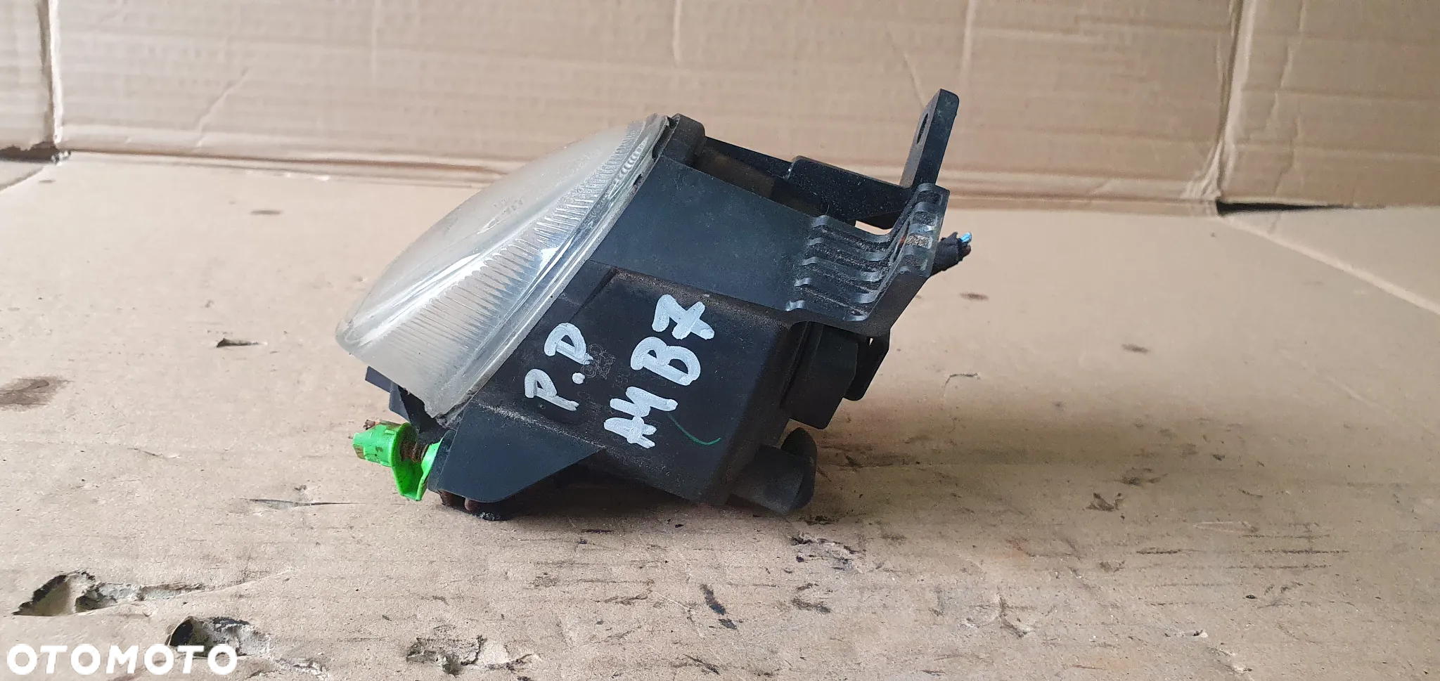 Halogen prawy przód przedni Audi A4 B7 8E0911700C - 5