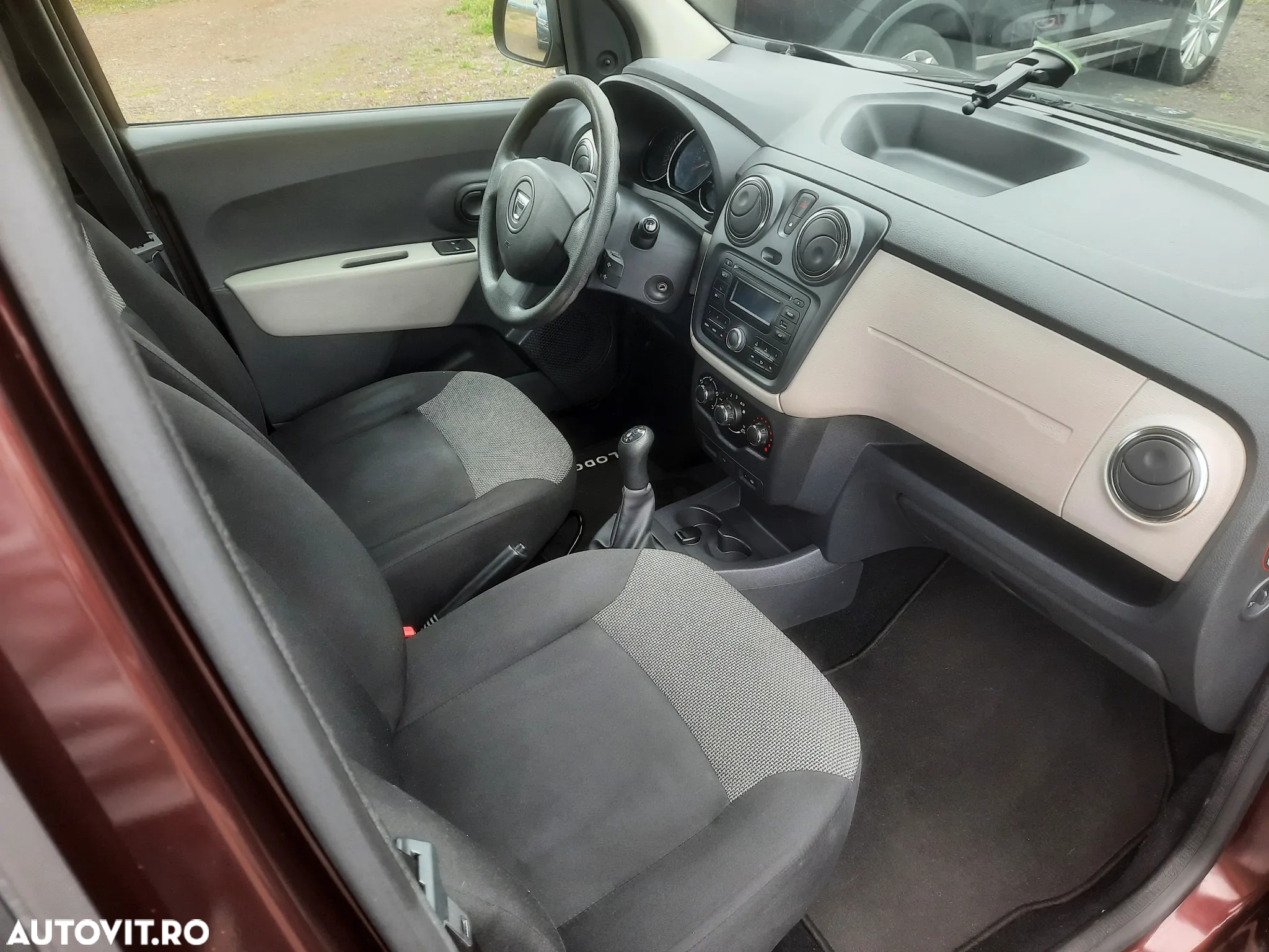 Dacia Lodgy 1.6 102 CP Laureate - 6