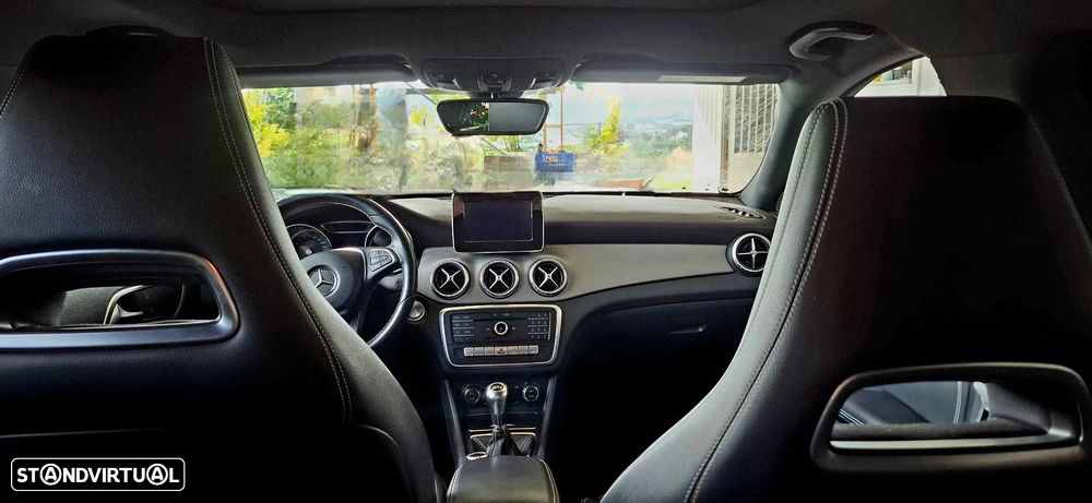 Mercedes-Benz CLA 180 d Shooting Brake Urban - 10