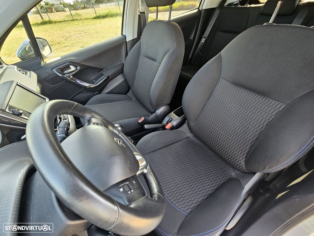 Peugeot 208 1.2 PureTech Style - 20