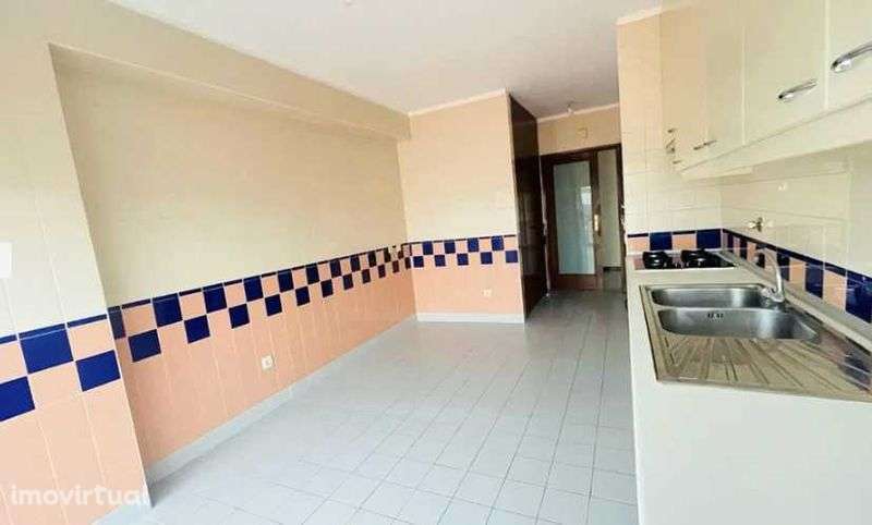 Excelente Apartamento T2 c/suite 2 varandas e garagem - Grande imagem: 2/11