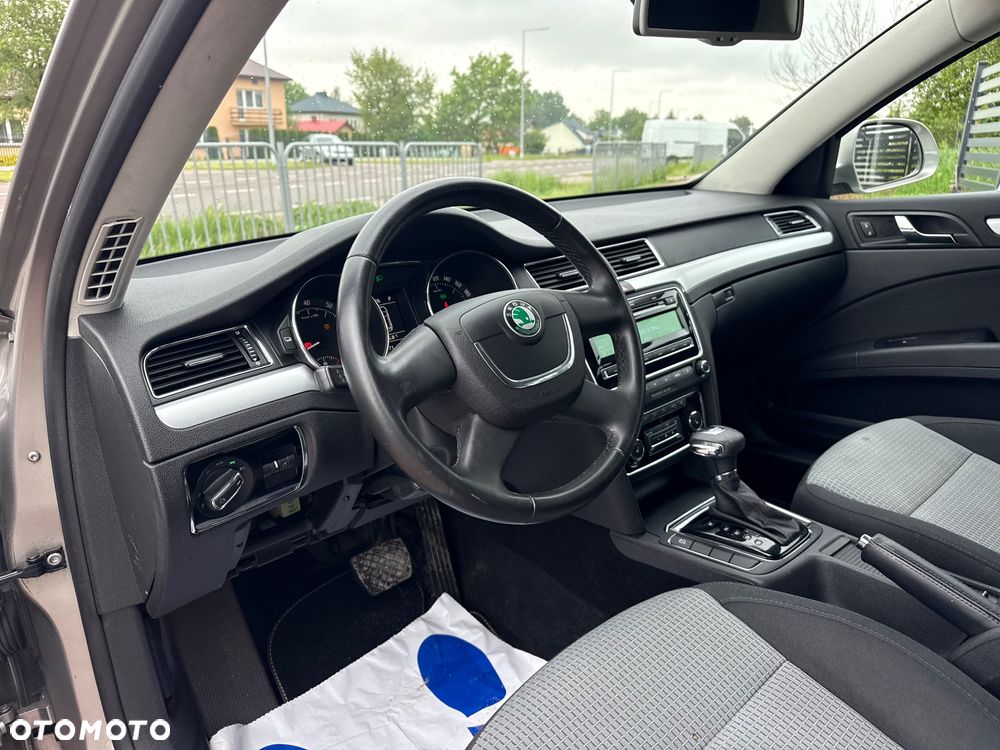 Skoda Superb 3.6 FSI 4x4 Comfort DSG - 19