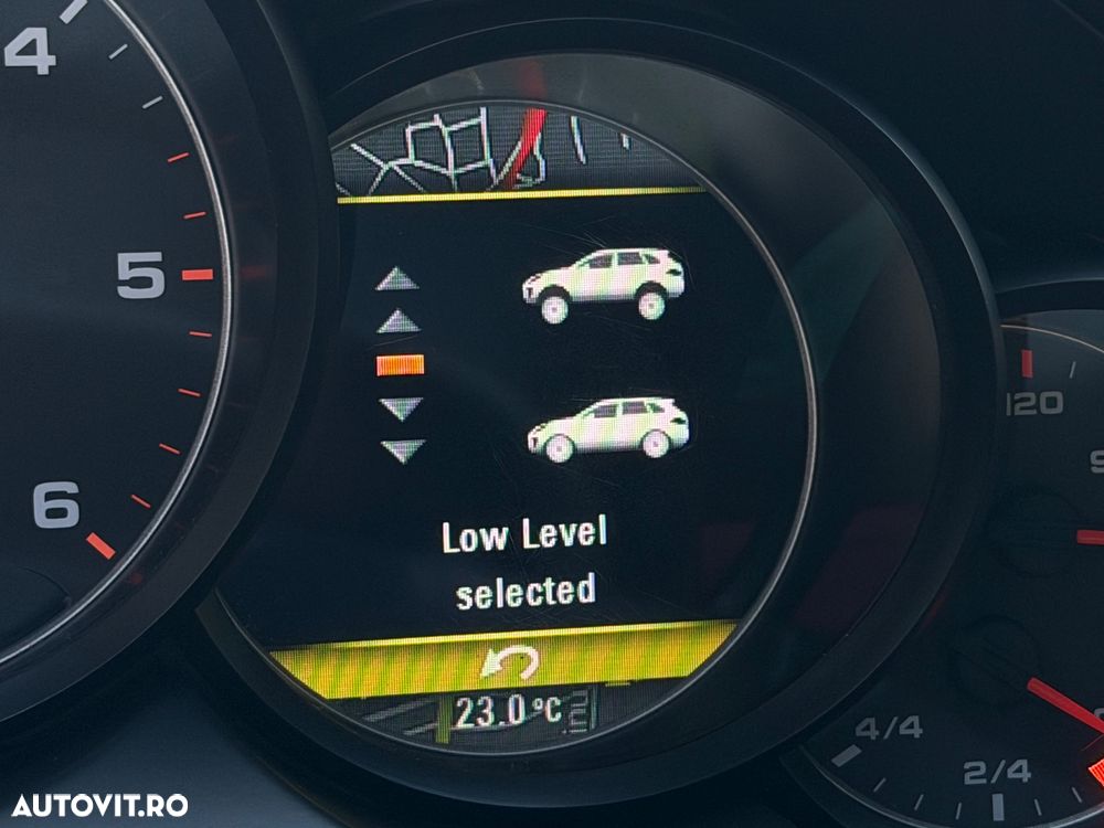 Porsche Cayenne Tiptronic S - 27