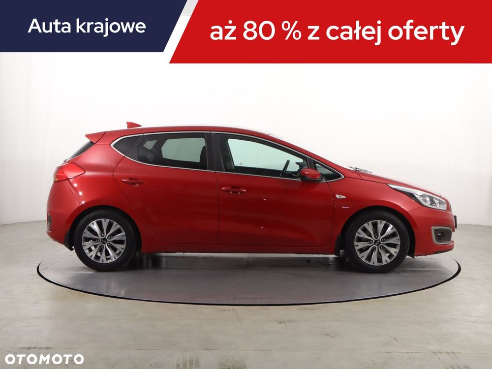 Kia Ceed - 8