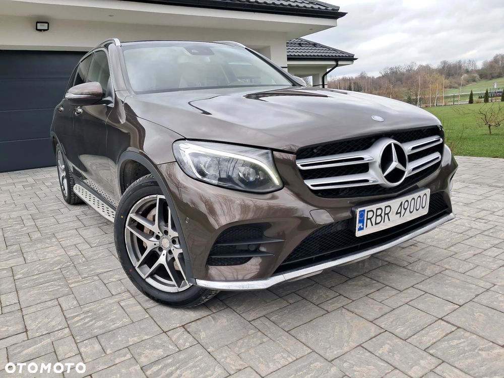 Mercedes-Benz GLC 250 4Matic 9G-TRONIC AMG Line - 1