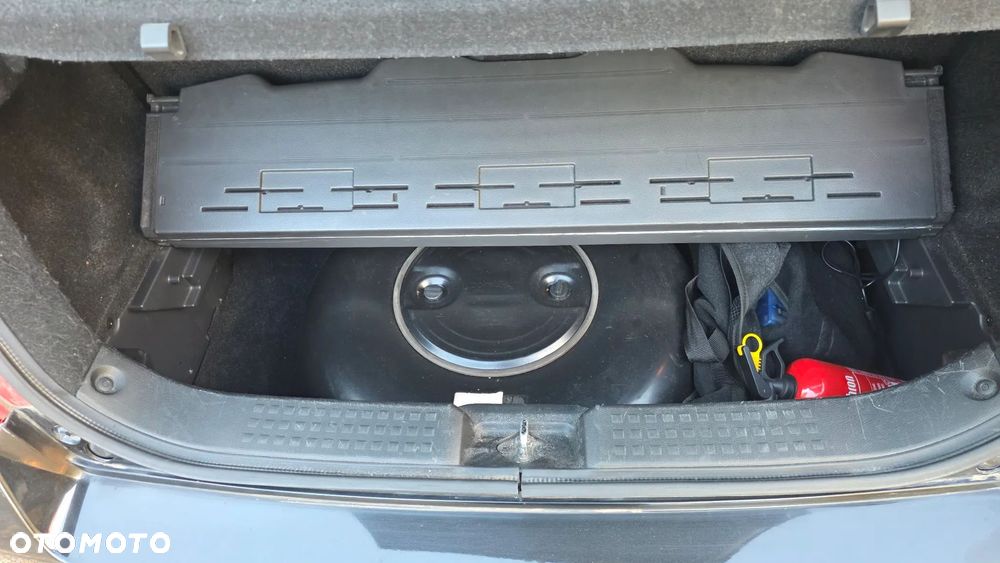 Suzuki Swift 2010 photo 5