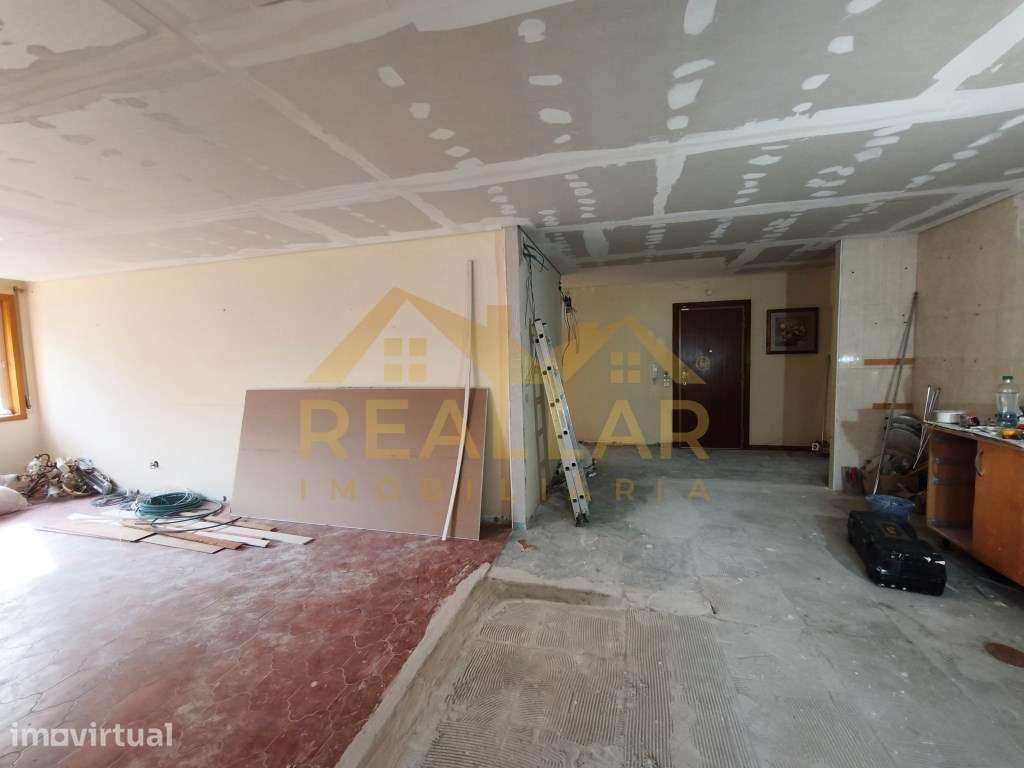 T4 no Centro da Póvoa em remodelação - Grande imagem: 5/10