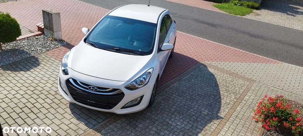 Hyundai i30 1.4 Premium - 1