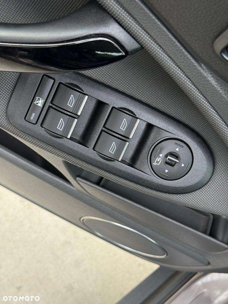 Ford Kuga - 35