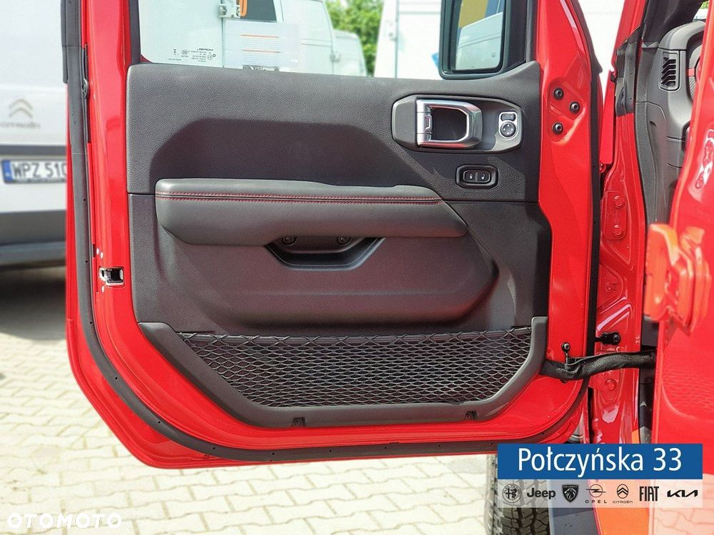 Jeep Wrangler - 12