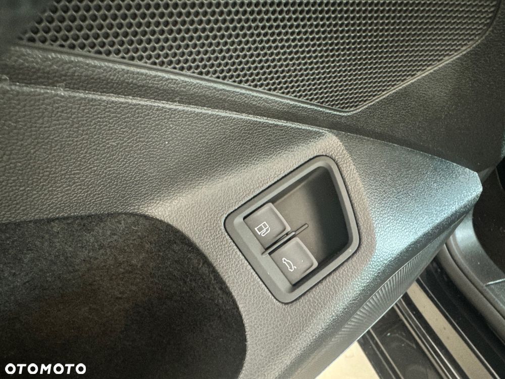 Volkswagen Passat - 36