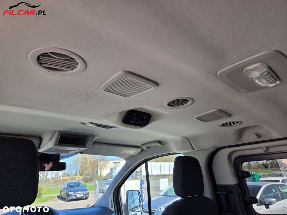 Ford Tourneo Custom - 16