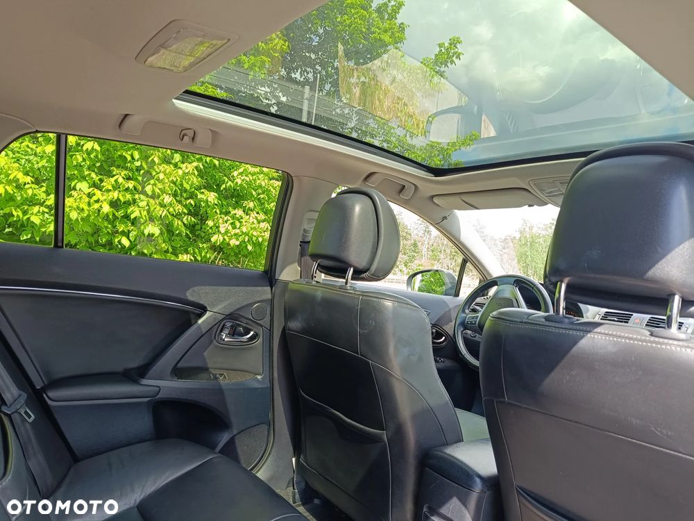 Toyota Avensis 2.0 Prestige NAVI - 33