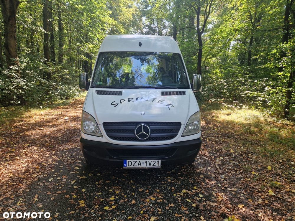 Mercedes-Benz Sprinter - 2