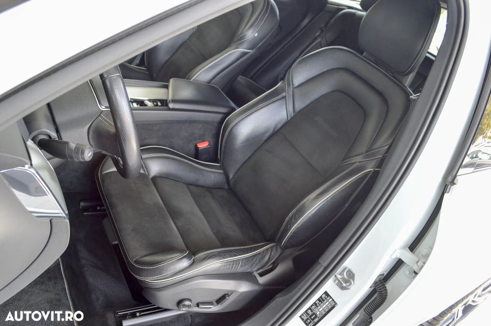 Volvo XC 60 D4 AWD R-Design - 18