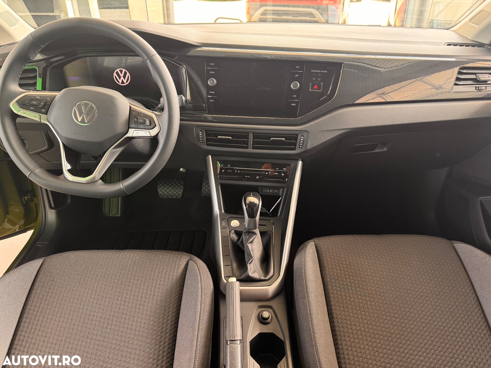 Volkswagen Taigo 1.0 TSI DSG Life - 10