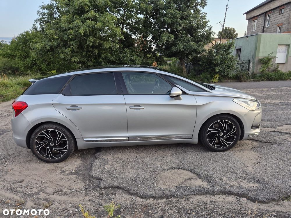 Citroën DS5 HDi 165 SoChic - 5