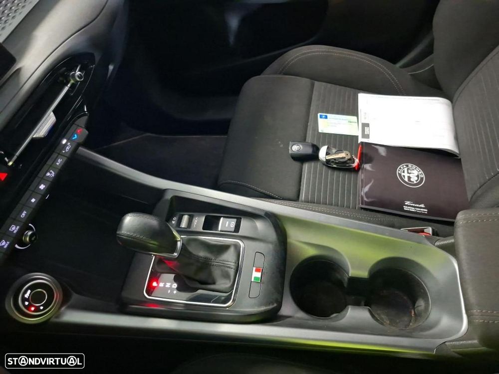 Alfa Romeo Tonale 1.5 Hybrid Super - 15