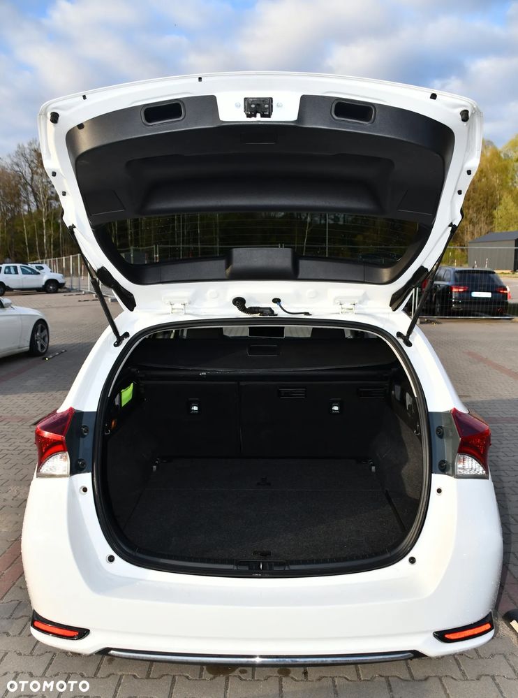 Toyota Auris 1.8 HSD Luna - 19