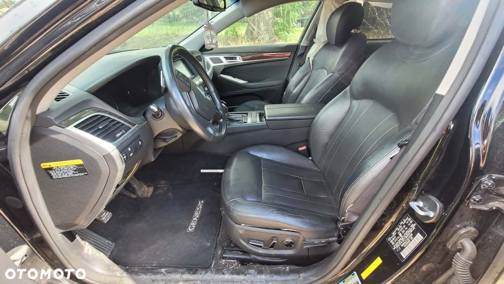 Hyundai Genesis - 8