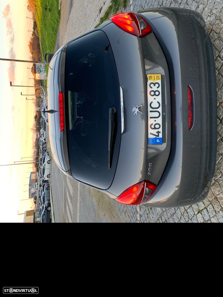 Peugeot 208 1.2 PureTech Allure EAT6 - 4