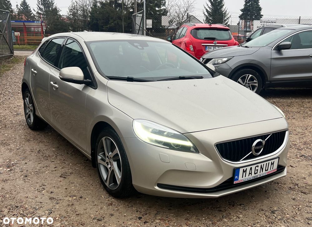 Volvo V40 D3 Momentum - 2