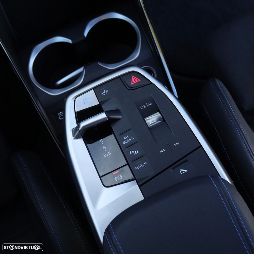 BMW iX2 eDrive20 Pack Desportivo M - 28