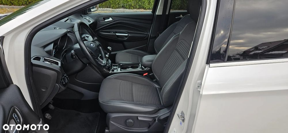 Ford Kuga 2.0 TDCi 4x4 Titanium - 27