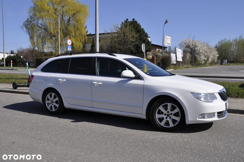 Skoda Superb 2.0 TDI DSG Exclusive - 6