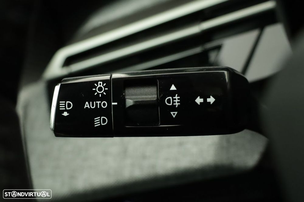 Peugeot 3008 1.2 Hybrid Allure e-DCS6 - 17