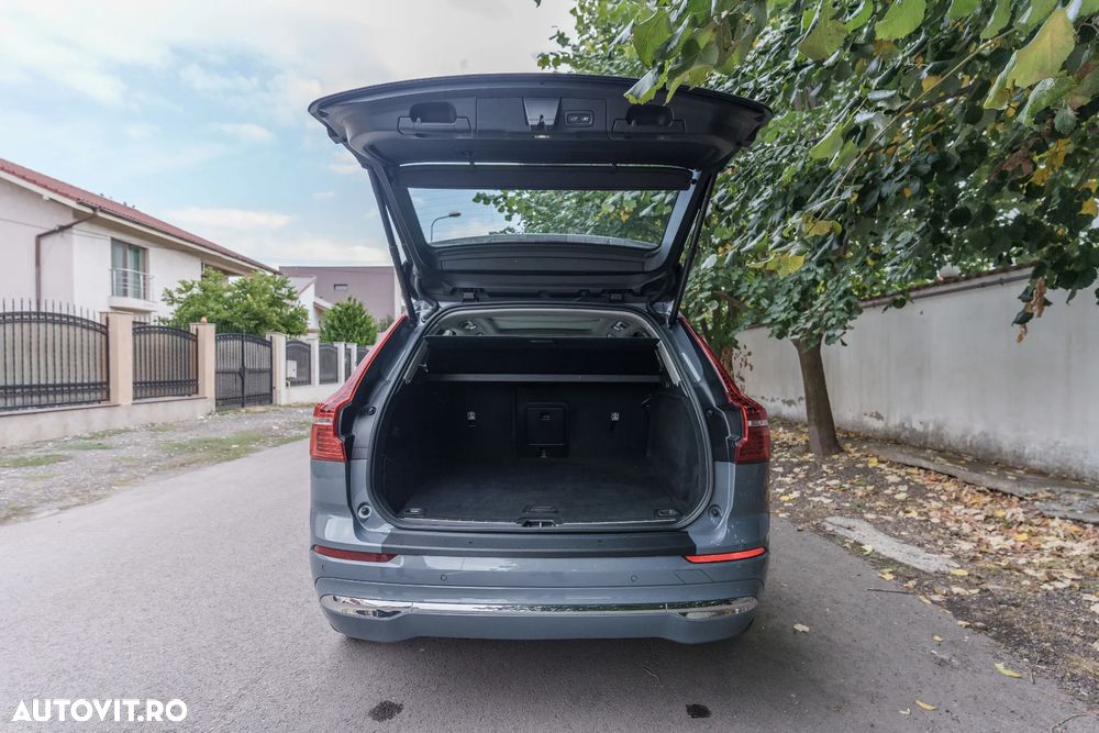 Volvo XC 60 B4 D Plus Bright - 30