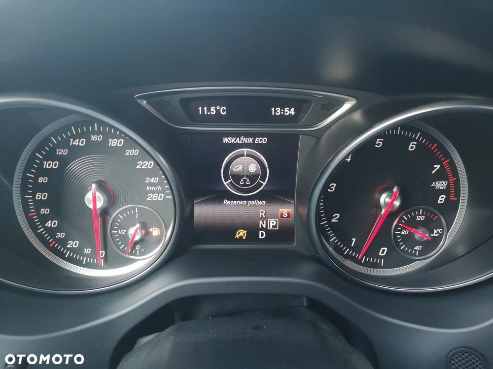 Mercedes-Benz CLA 180 7G-DCT AMG Line - 14