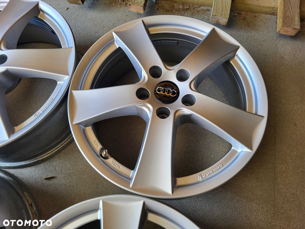 [934] Felgi aluminiowe 17 cali 7Jx17H2 AUDI A3 A4 A6 5X112 - 4