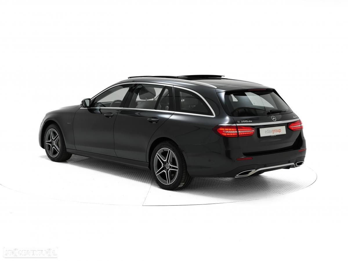 Mercedes-Benz E 300 de AMG Line 4Matic - 4