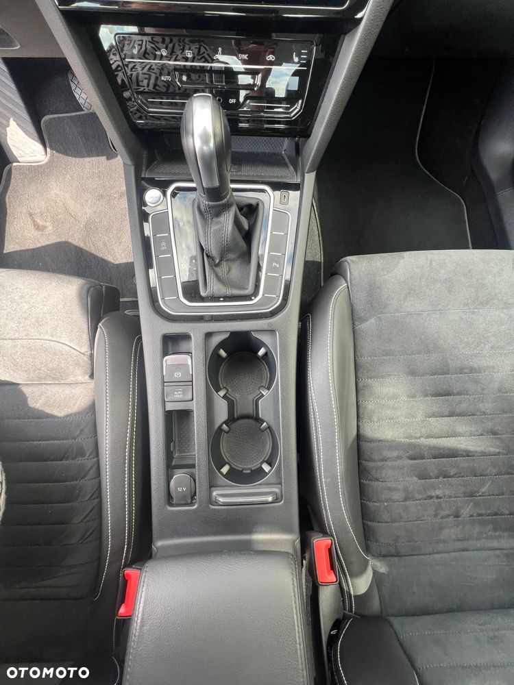 Volkswagen Passat - 20