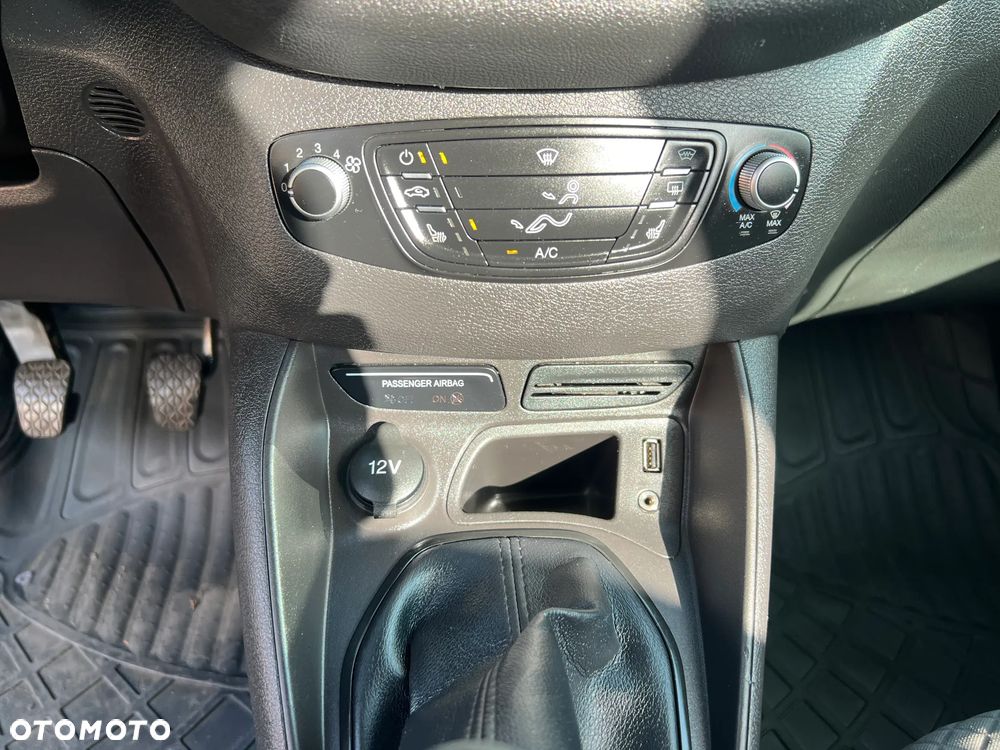 Ford Tourneo Courier 1.0 EcoBoost S&S Trend - 16
