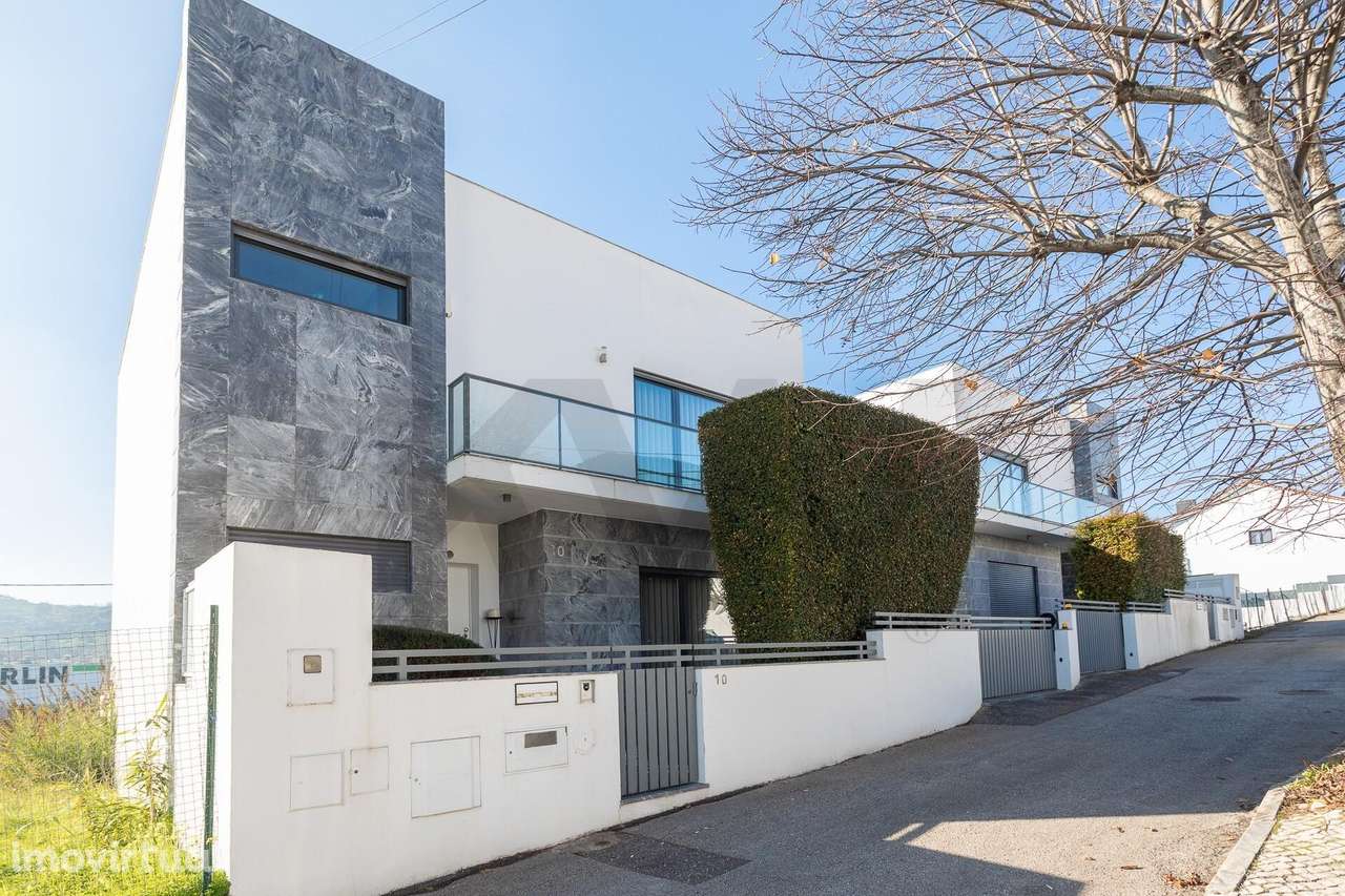 Moradia T4, com piscina, em Odivelas - Grande imagem: 2/60