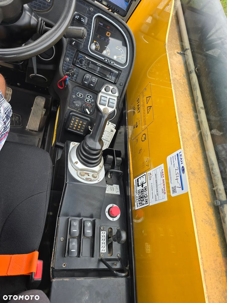 JCB - 4