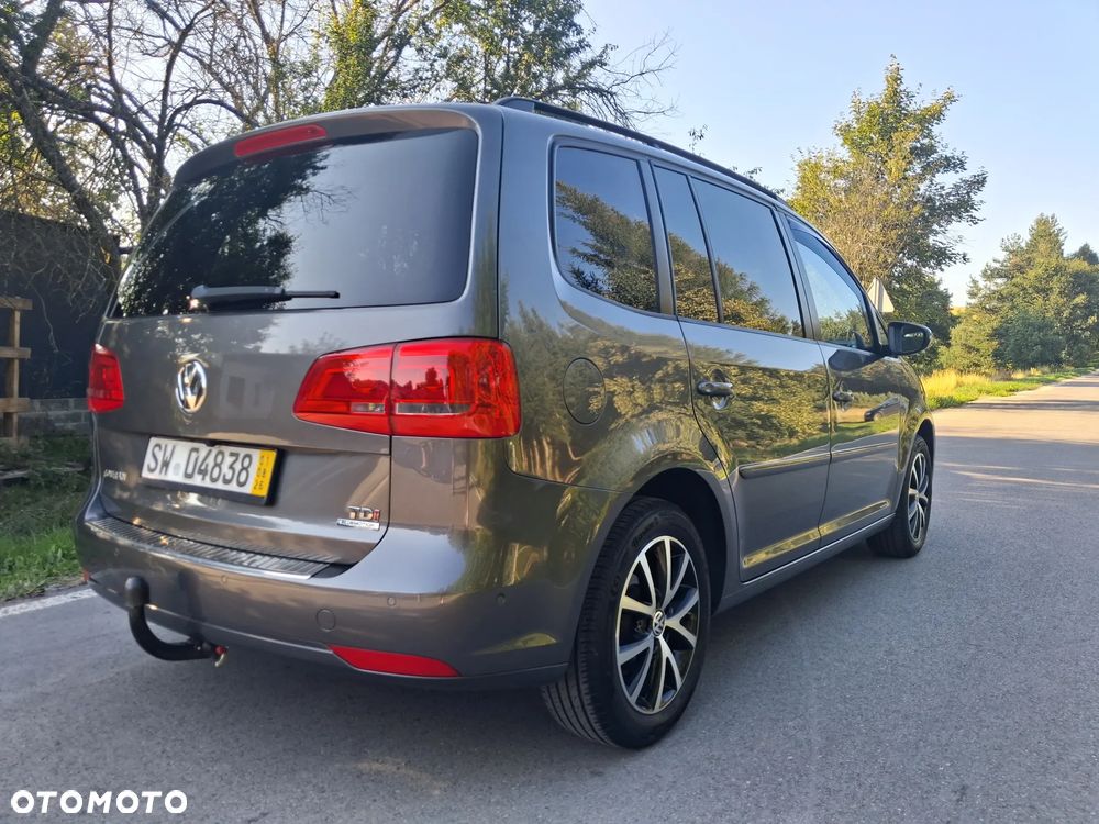 Volkswagen Touran - 4