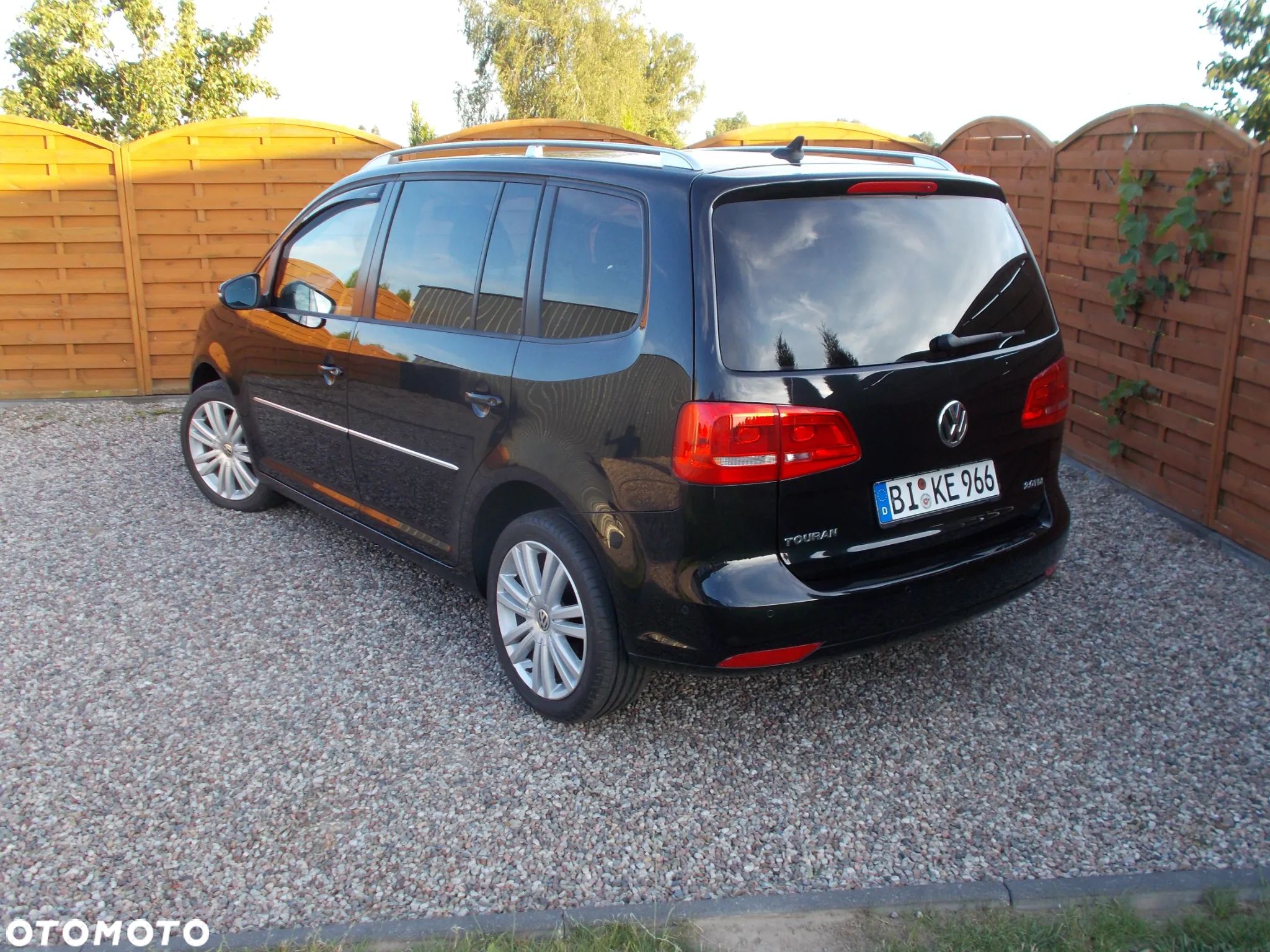 Volkswagen Touran 2.0 TDI Highline - 3