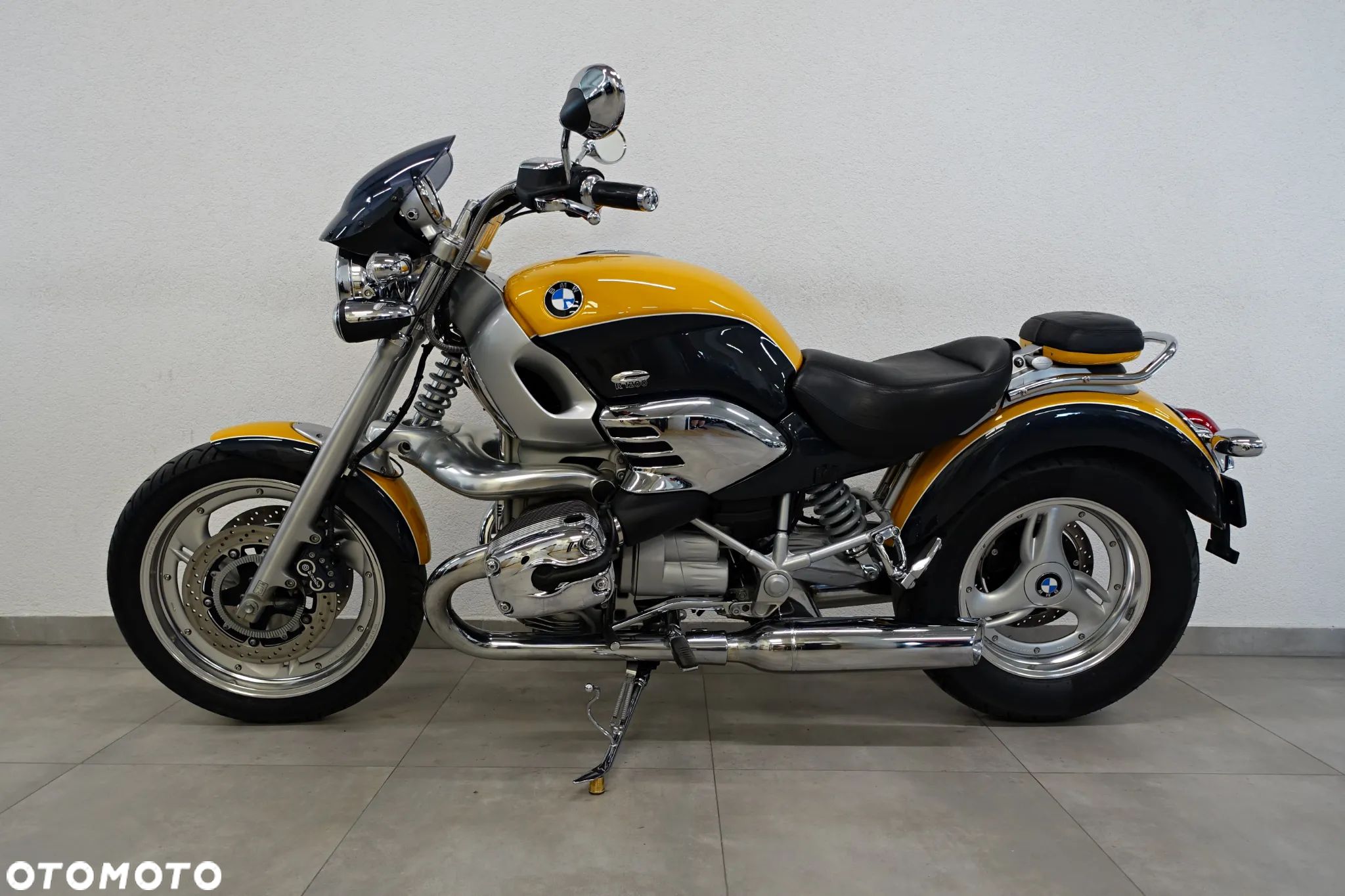 BMW R - 1