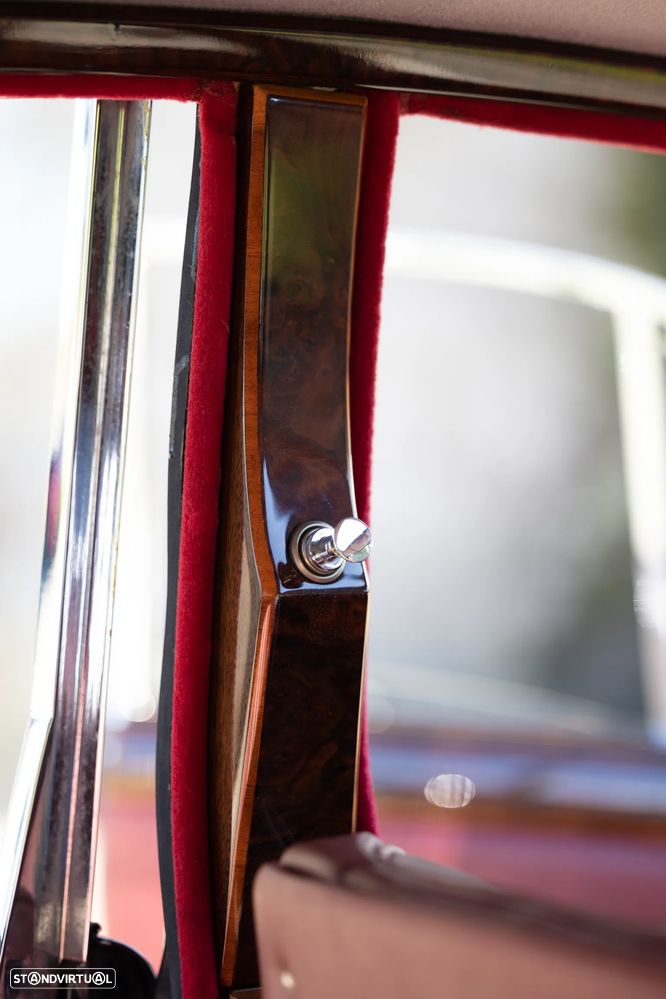 Jaguar MK IX - 7