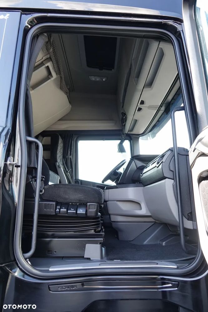Scania S 560 / MEGA / RETARDER / KLIMA POSTOJOWA / LOWDECK / 2022 ROK / - 31