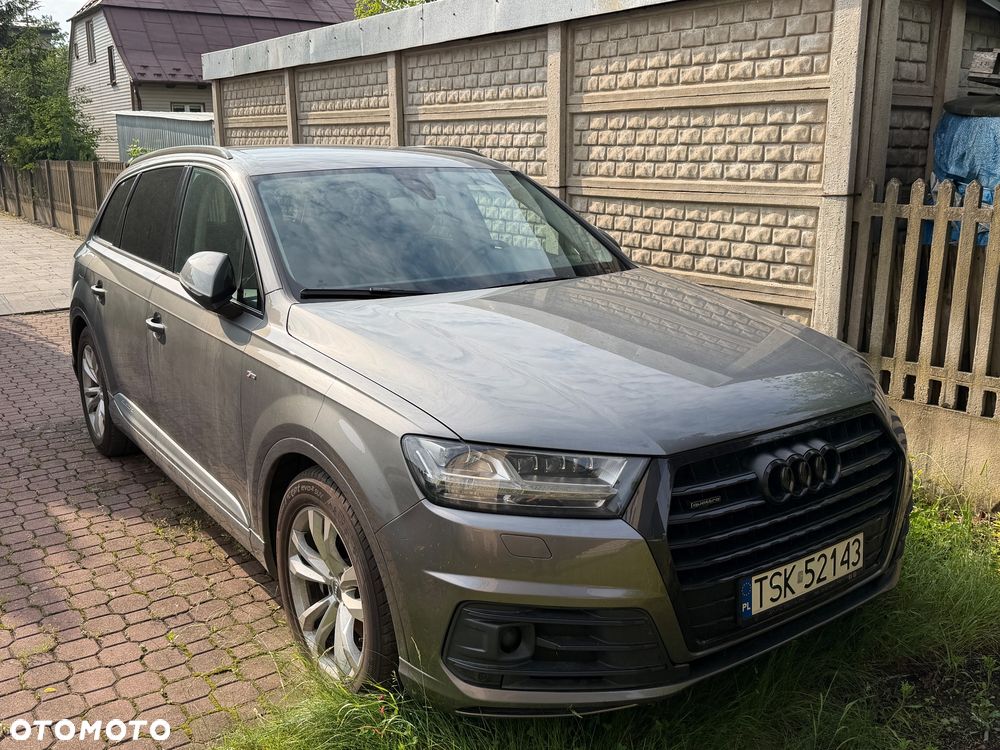 Audi Q7 - 1