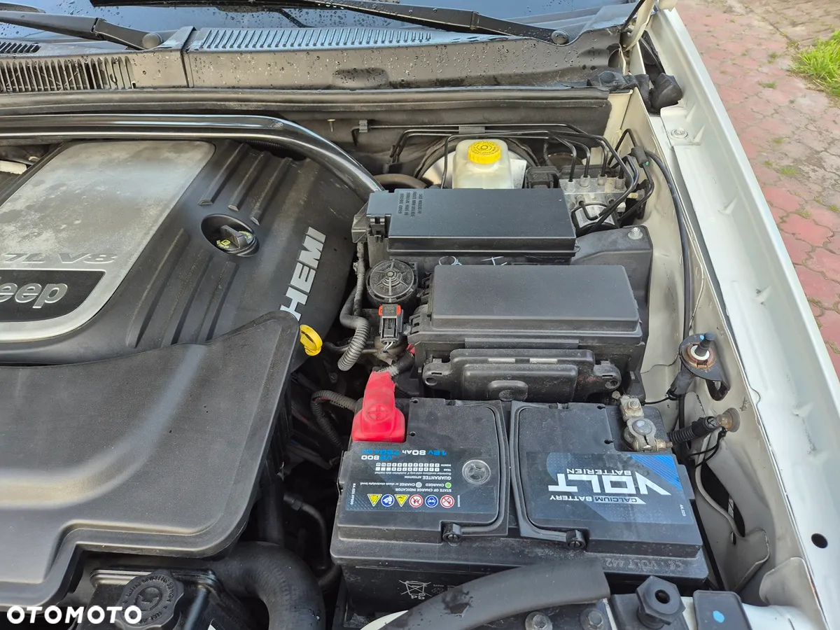 Jeep Grand Cherokee - 23